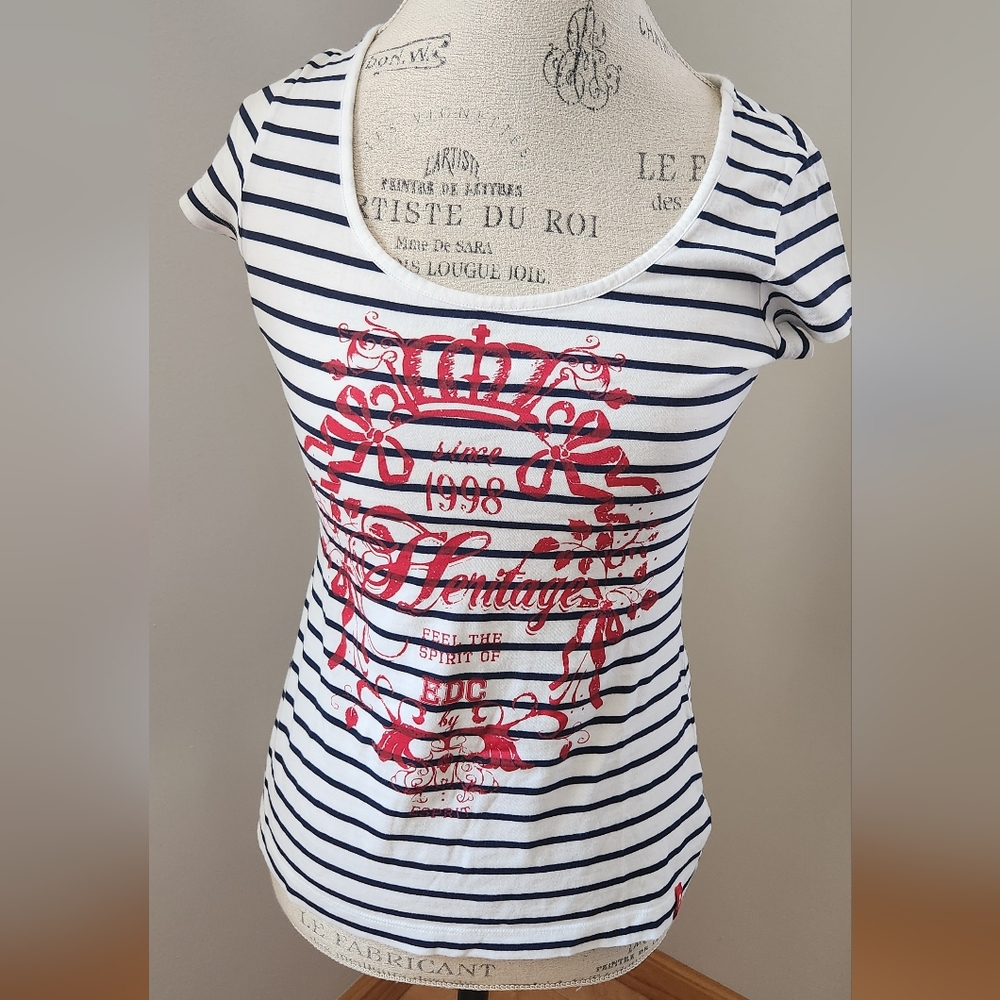 EDC short sleeve striped white/navy/red T- shirt with print in size M